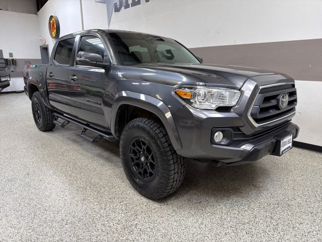 2022 Toyota Tacoma 4WD SR5 4WD V6 in , 