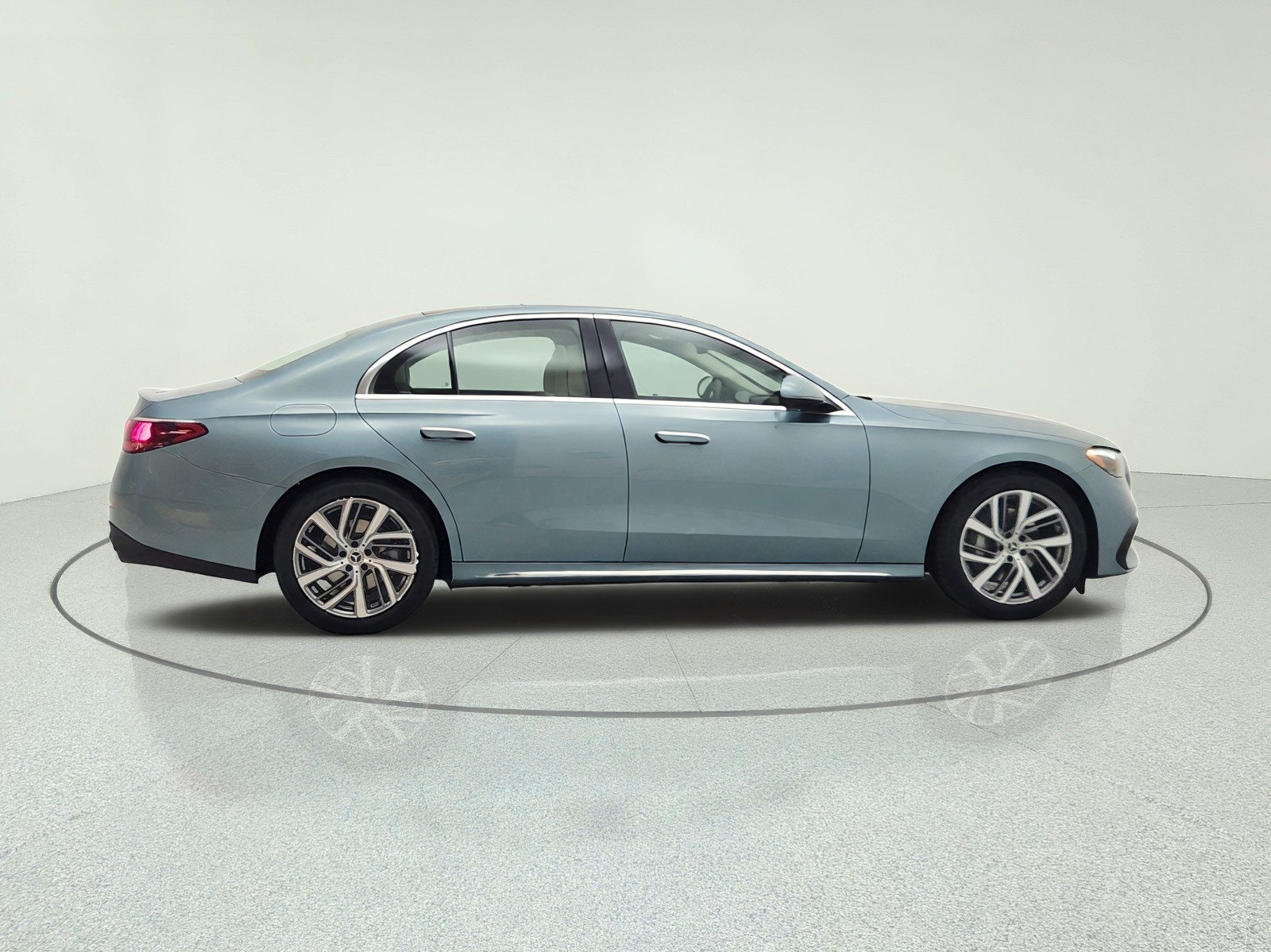 New 2027 Verde Silver Metallic Mercedes-Benz E 350 RWD Sedan image 4