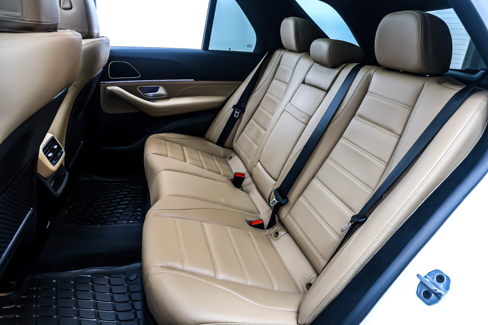 New 2026 Polar White Mercedes-Benz GLE 450 image 8