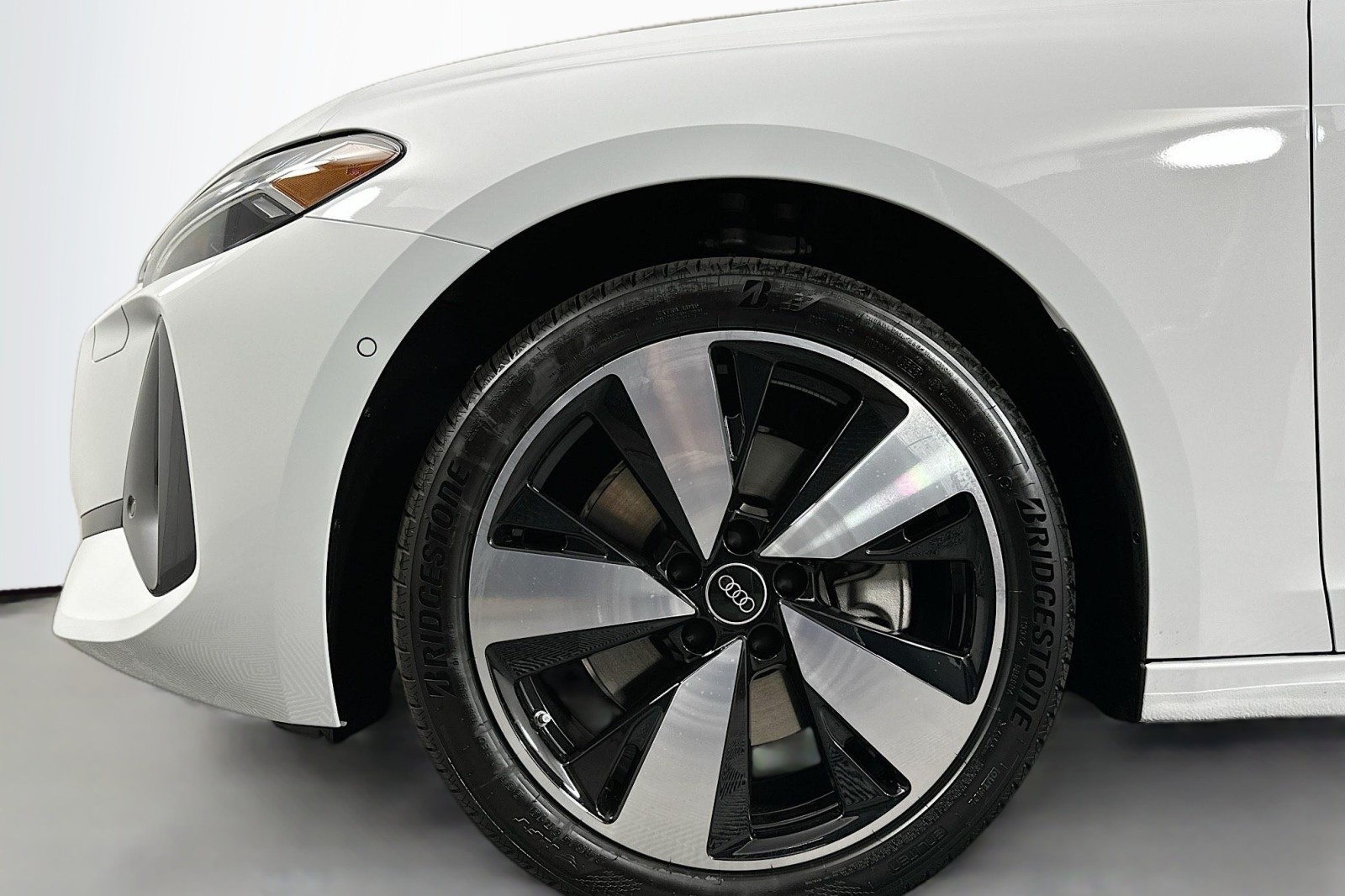New 2025 Glacier White Metallic Audi Premium Plus image 11