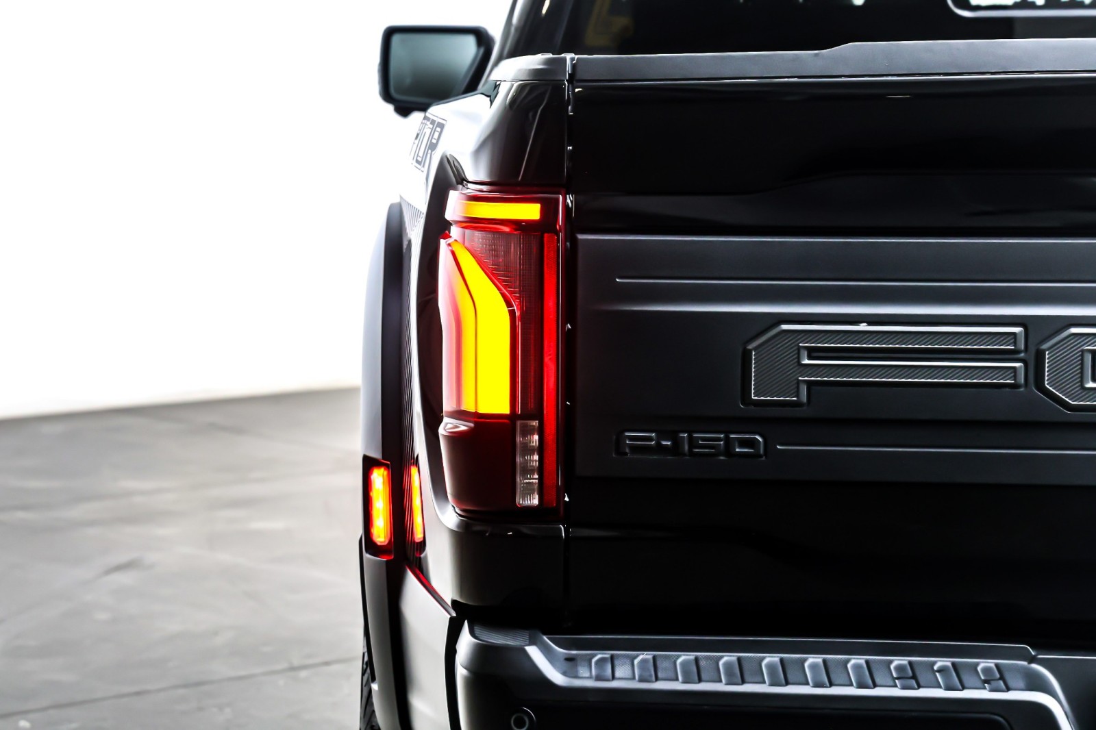 Used 2024 Agate Black Metallic Ford Raptor 4WD SuperCrew 5.5