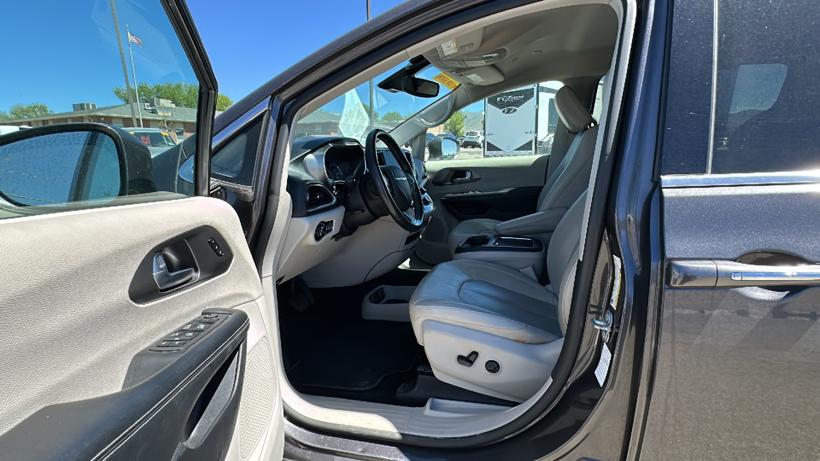 2021 Chrysler Pacifica Touring L 29