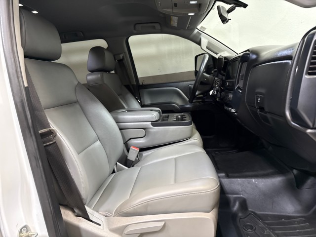 2020 Chevrolet Silverado MD 5500 Duramax RWD Utility/ Service Bed in , 