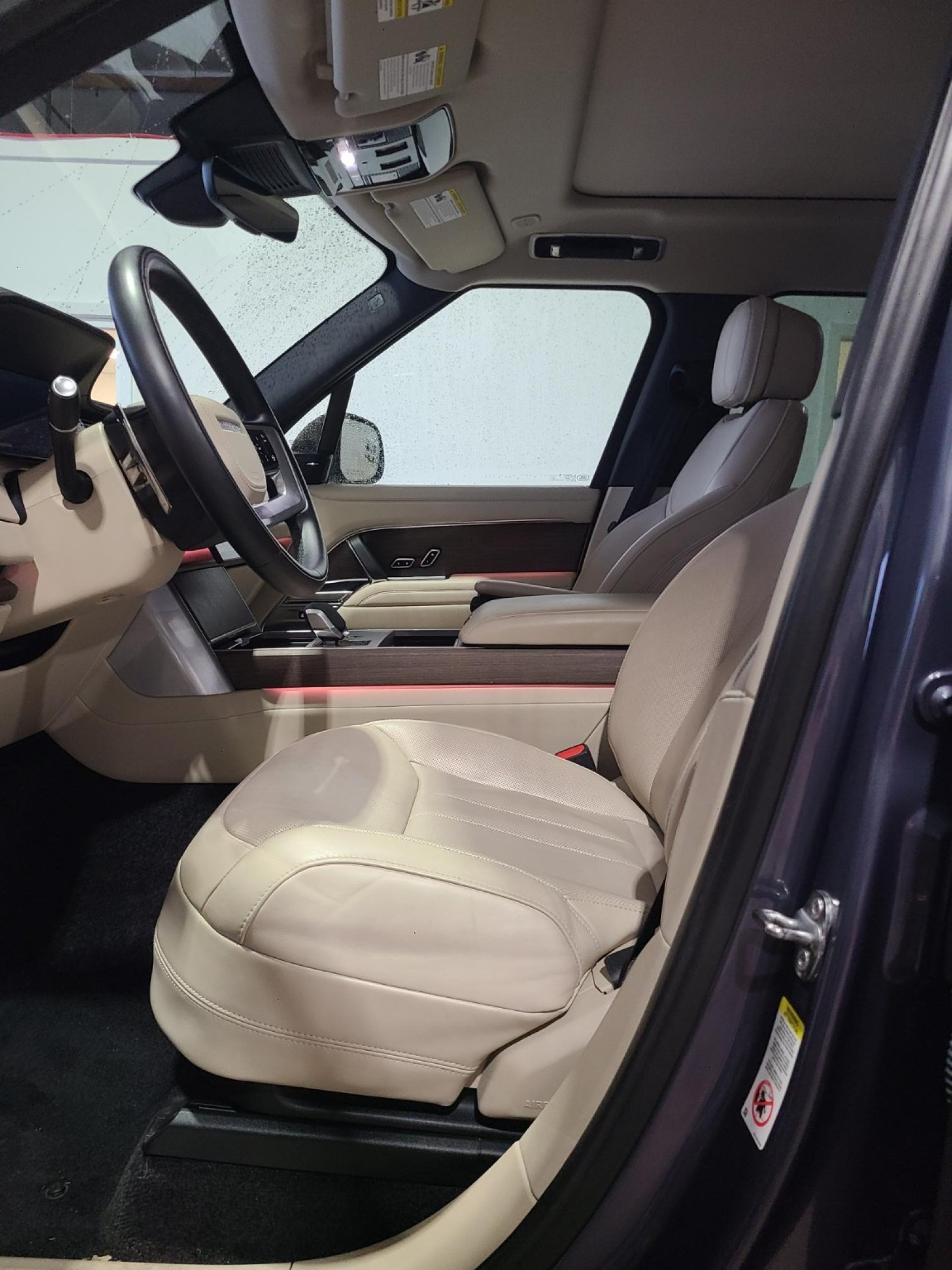 Used Car 2024 Land Rover Range Rover  Se For Sale Under $90,000 In Austin, Texas