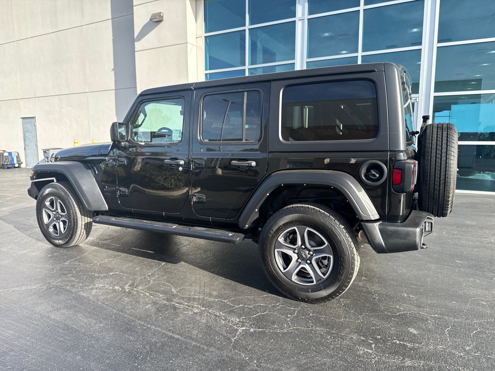 View vehicle photo 6