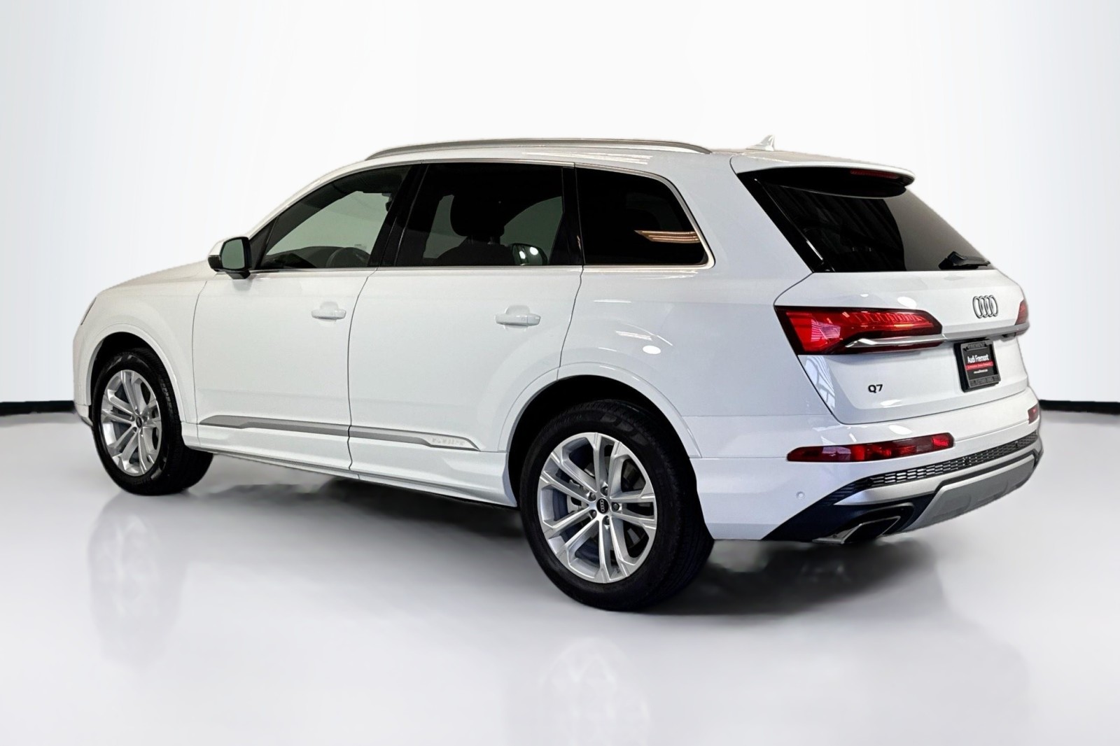 Used 2025 Carrara White Audi Premium Plus image 7