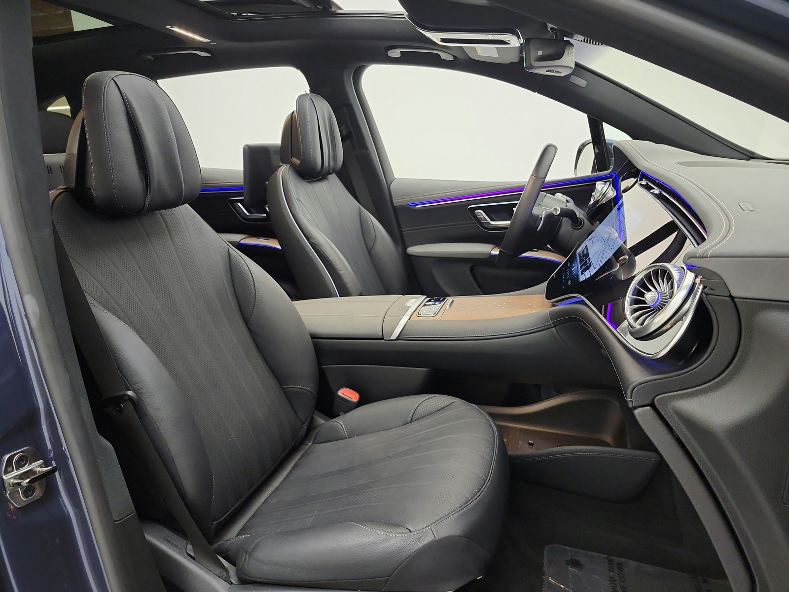 Used 2023 Twilight Blue Metallic Mercedes-Benz EQS 580 4MATIC® SUV image 19