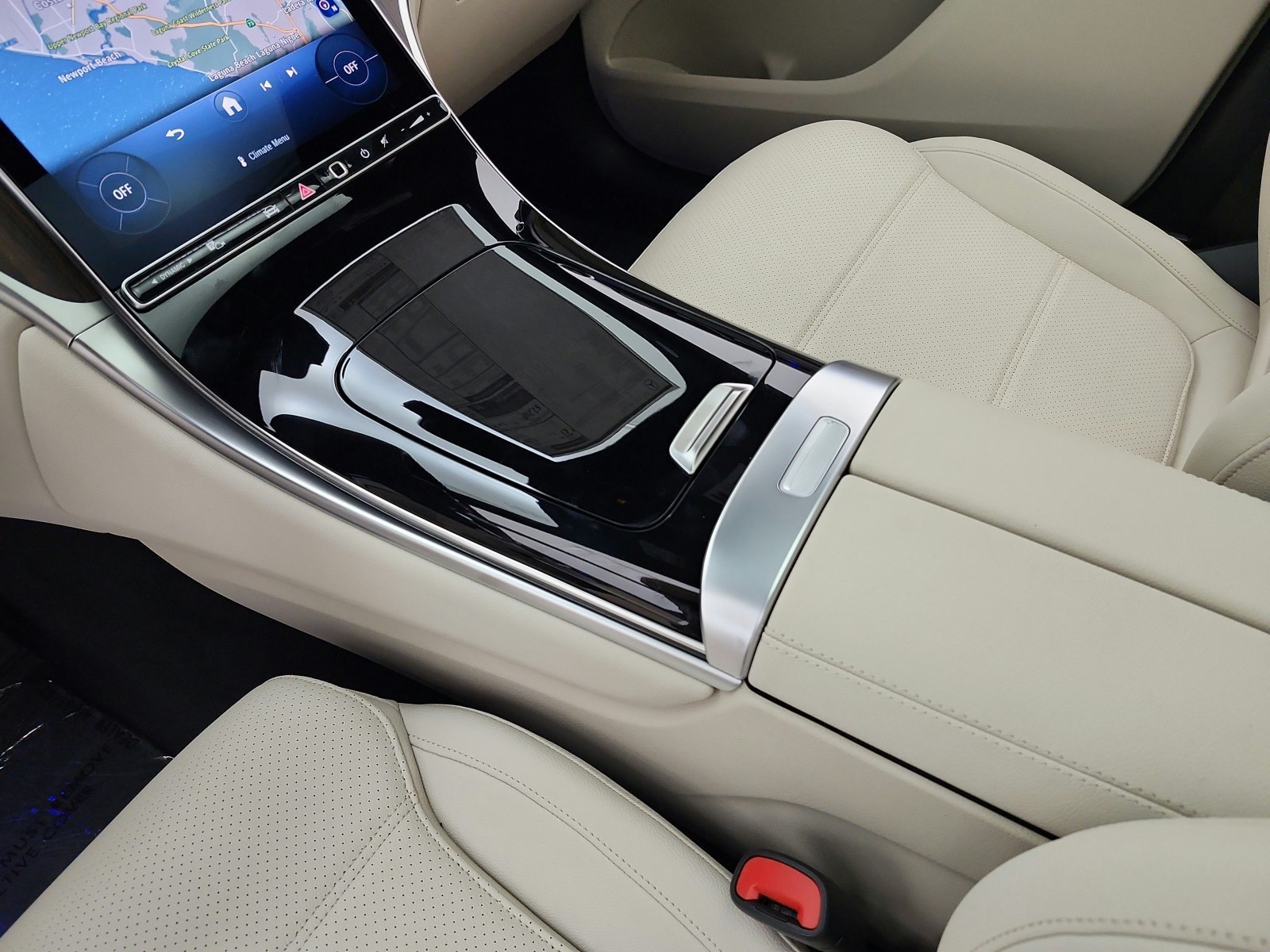 New 2027 Polar White Mercedes-Benz GLC 300 SUV image 10