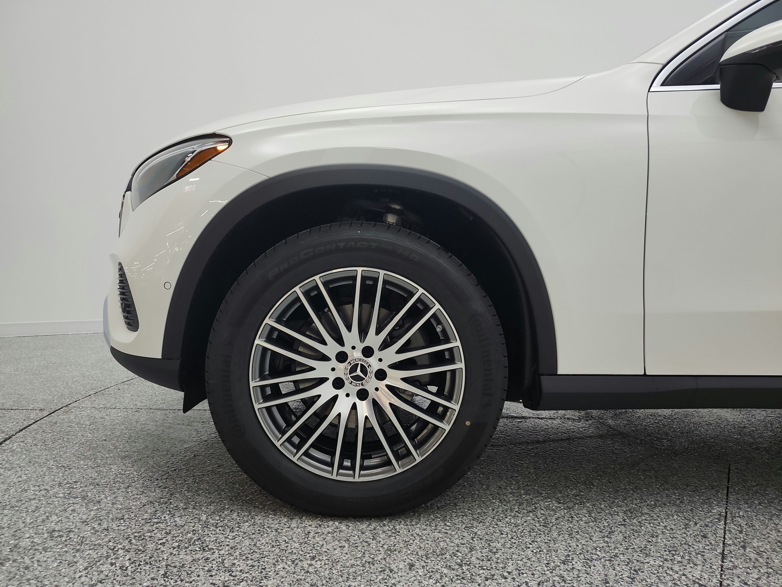 New 2026 Polar White Mercedes-Benz GLC 300 SUV image 15
