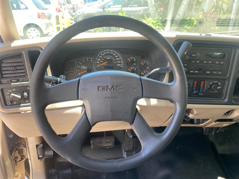 2005 GMC Sierra 1500 LOW MILES 83837 AC NO ACCIDENTS in ,