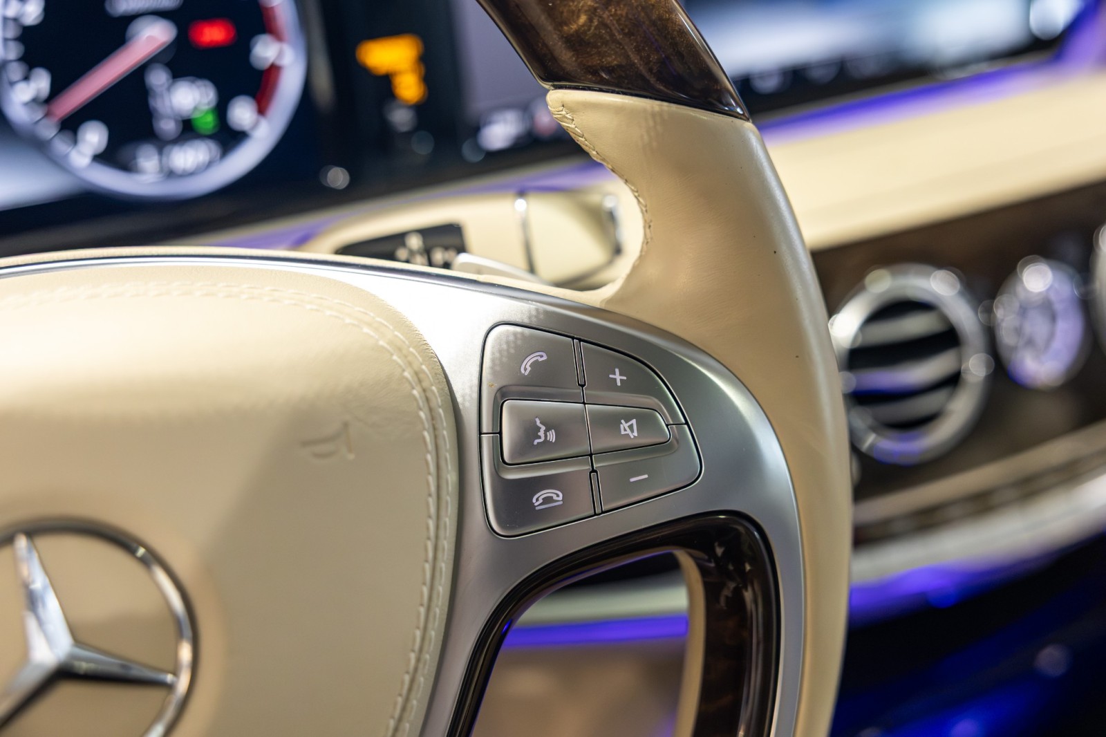 Used Car 2016 Mercedes-benz S-class  Maybach S 600 - One Owner - Ruby Black Paint - Executive Rear Seat Package Plus For Sale Under $70,000 In Boerne, Texas