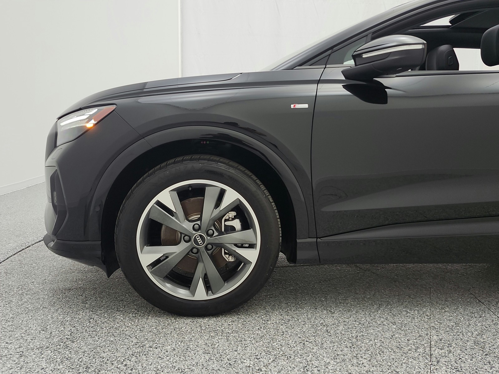 Used 2024 Mythos Black Metallic Audi Prestige 55 quattro image 23