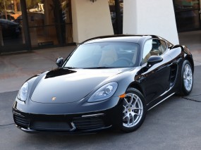 2017  718 Cayman  in , 