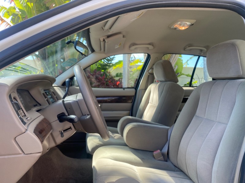 2005 Mercury Grand Marquis GS LOW MILES 49,348 in , 
