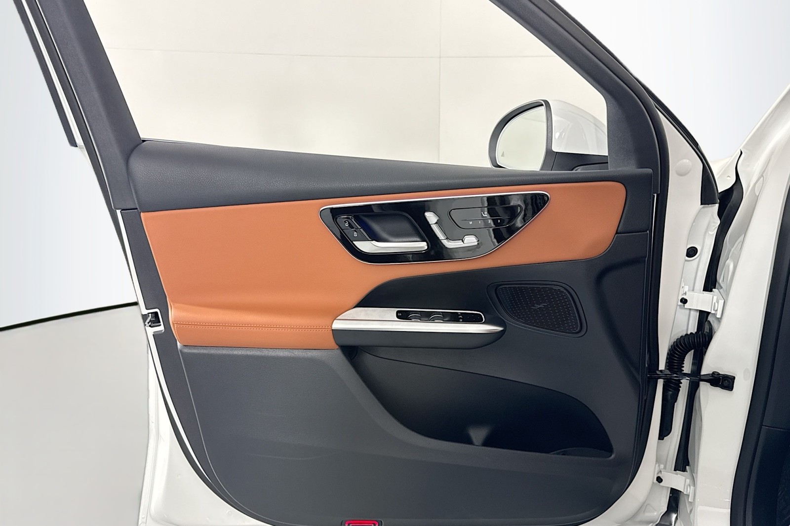 New 2026 Polar White Mercedes-Benz GLC 300 SUV image 20
