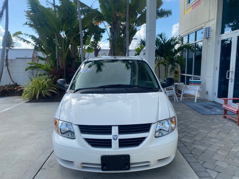 2006 Dodge Caravan SXT LOW MILES 28,367 1 OWNER HANDICAP LIFT in , 