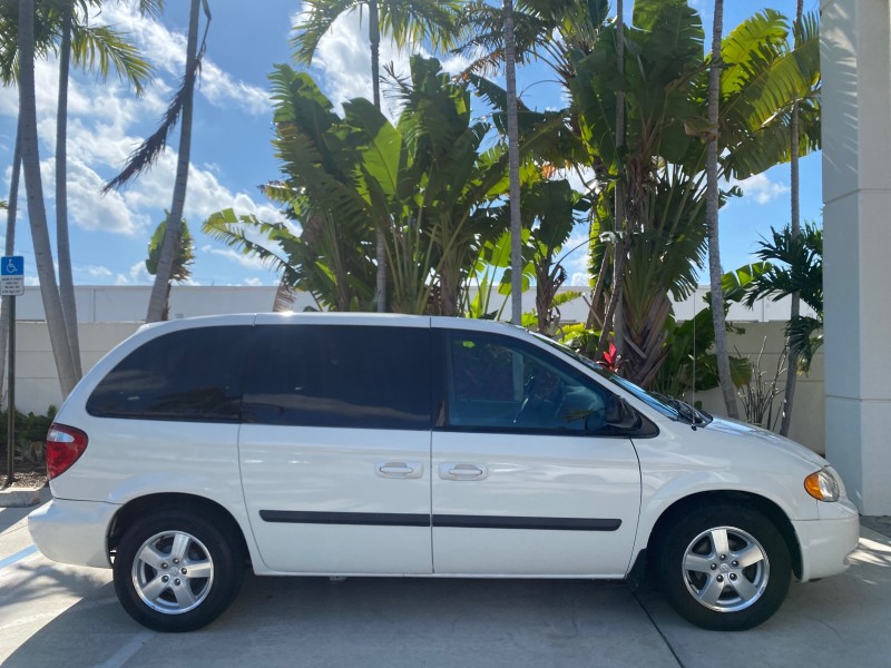 2006 Dodge Caravan SXT LOW MILES 28,367 1 OWNER HANDICAP LIFT in , 