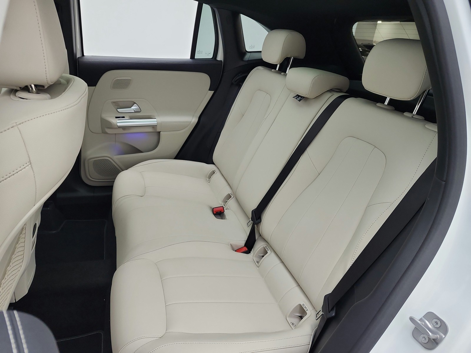 New 2026 Polar White Mercedes-Benz GLA 250 SUV image 11
