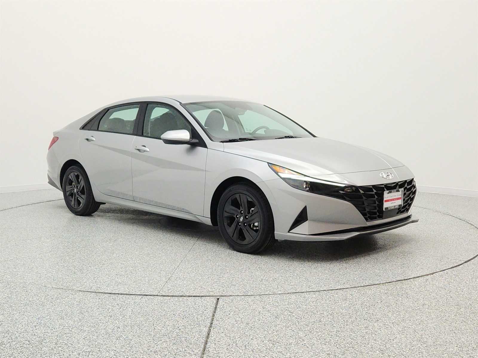 Used 2021 Shimmering Silver Pearl Hyundai SEL IVT image 3