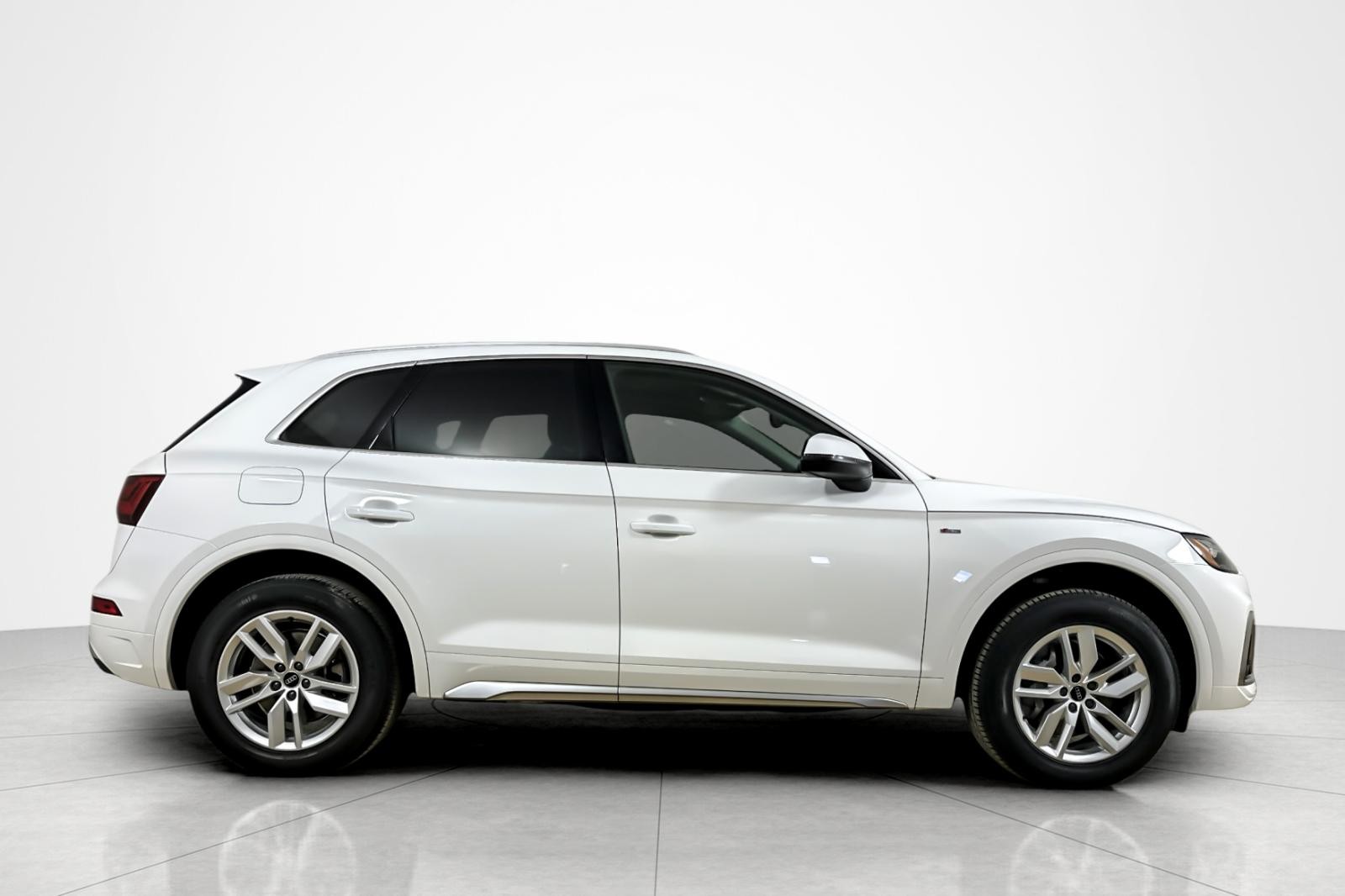 Used 2022 Ibis White Audi S line Premium 45 TFSI quattro image 25