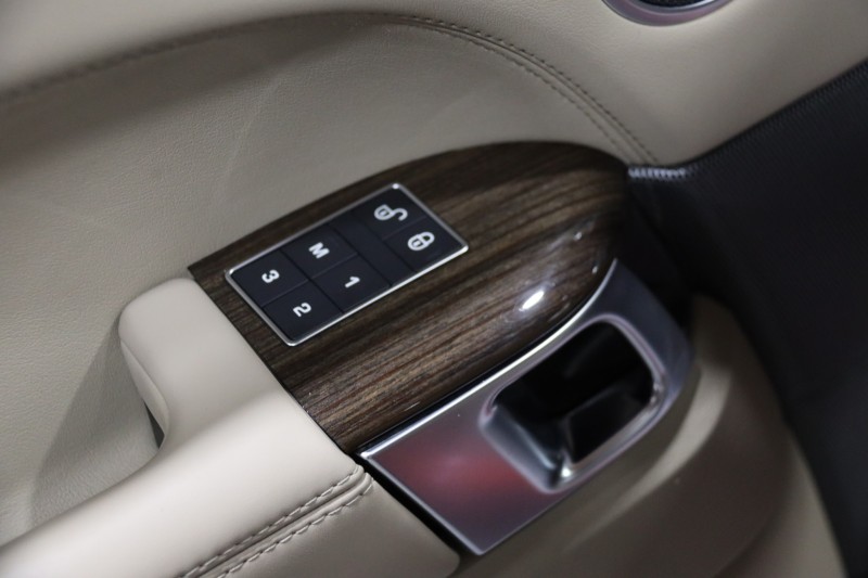 2016 Land Rover Range Rover Sport V8 Supercharged 4dr Suv in ,