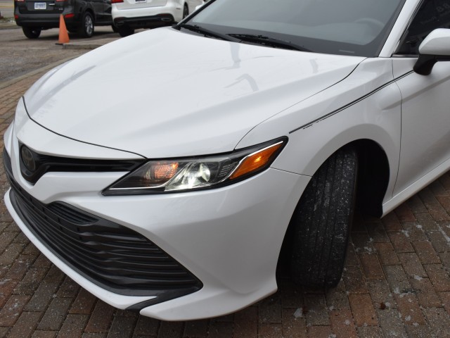 2018 Toyota Camry LE 8