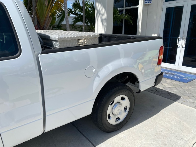 2005 Ford F-150 PU STX LOW MILES 18,931 in , 