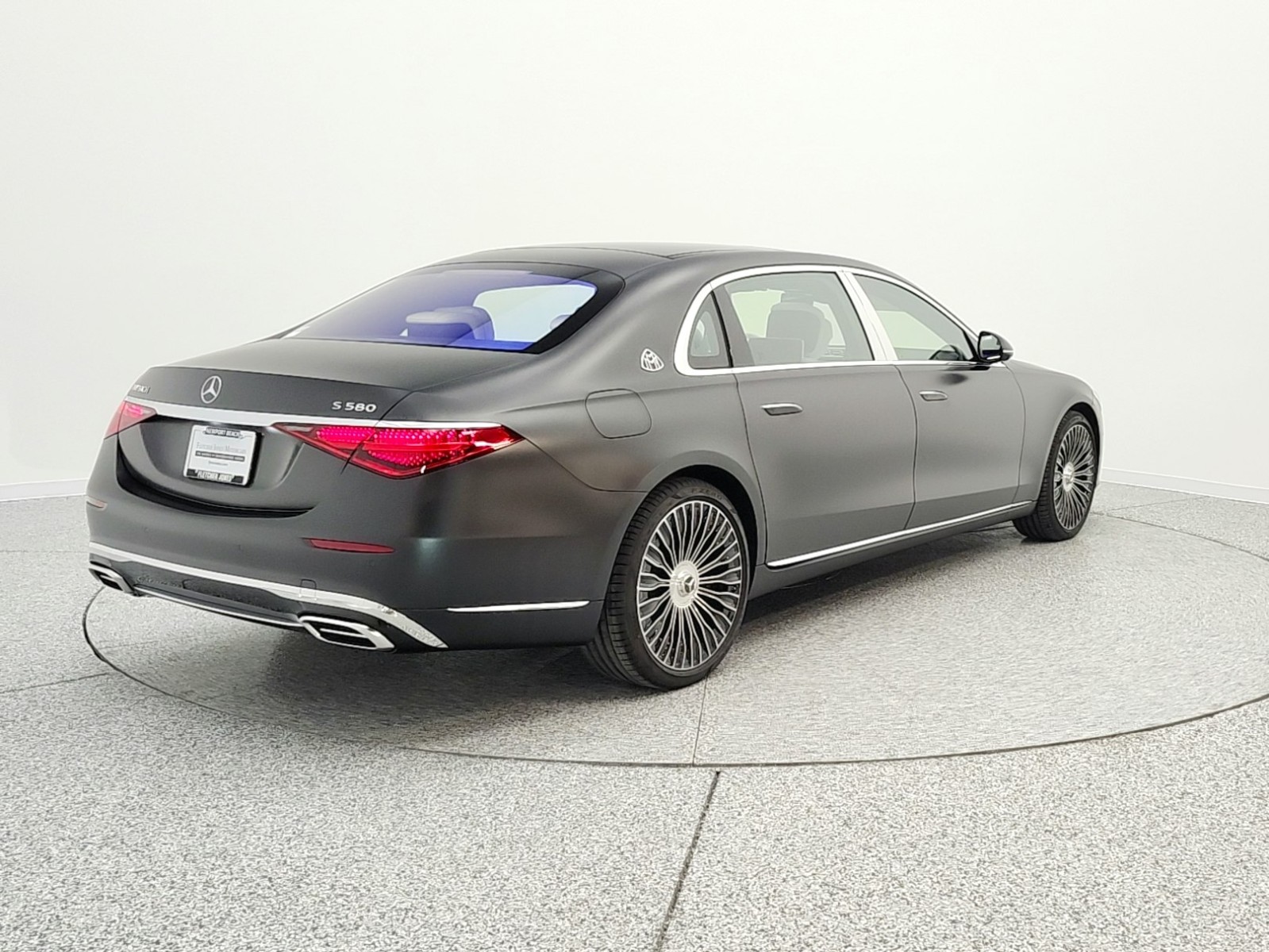 New 2026 MANUFAKTUR Graphite Grey Magno Mercedes-Benz Maybach S 580 image 5