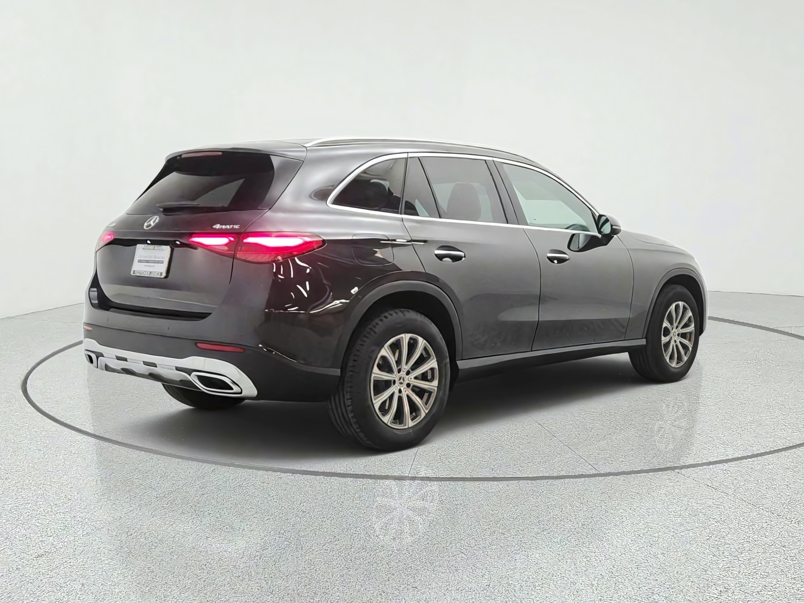 New 2027 Graphite Grey Metallic Mercedes-Benz GLC 300 4MATIC® SUV image 5