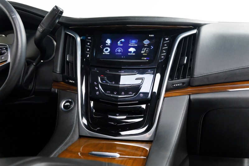 2018 Cadillac Escalade ESV Premium Luxury in , 