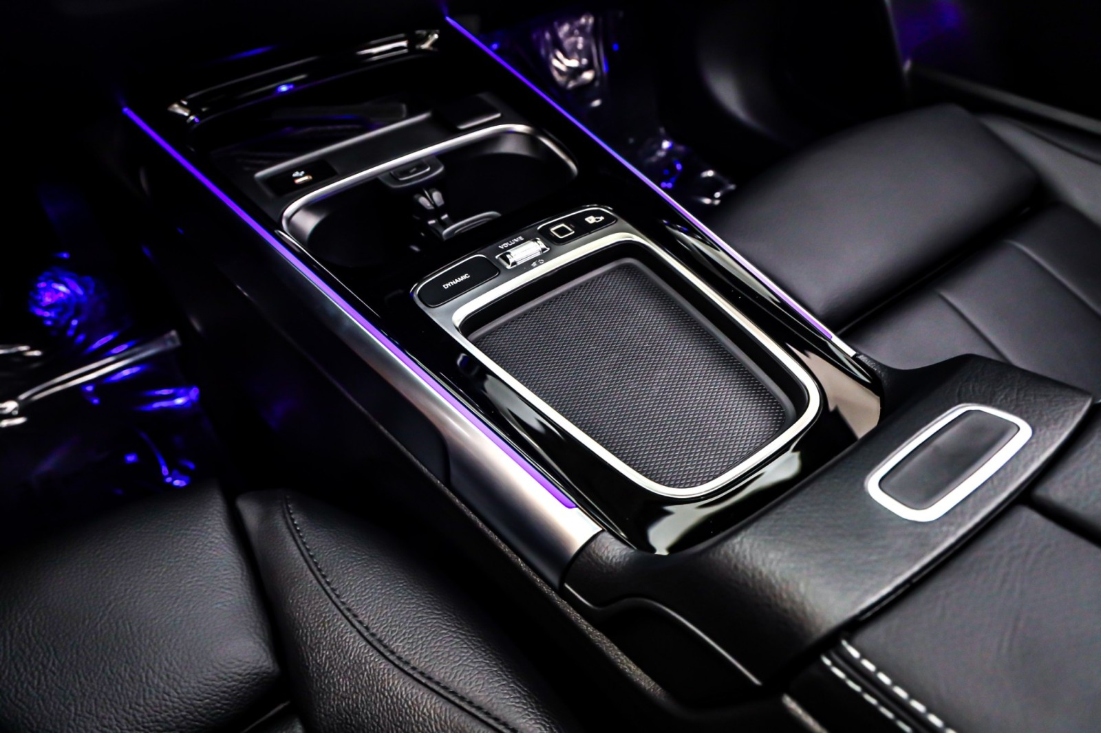 New 2026 Mountain Grey Metallic Mercedes-Benz GLB 250 SUV image 6