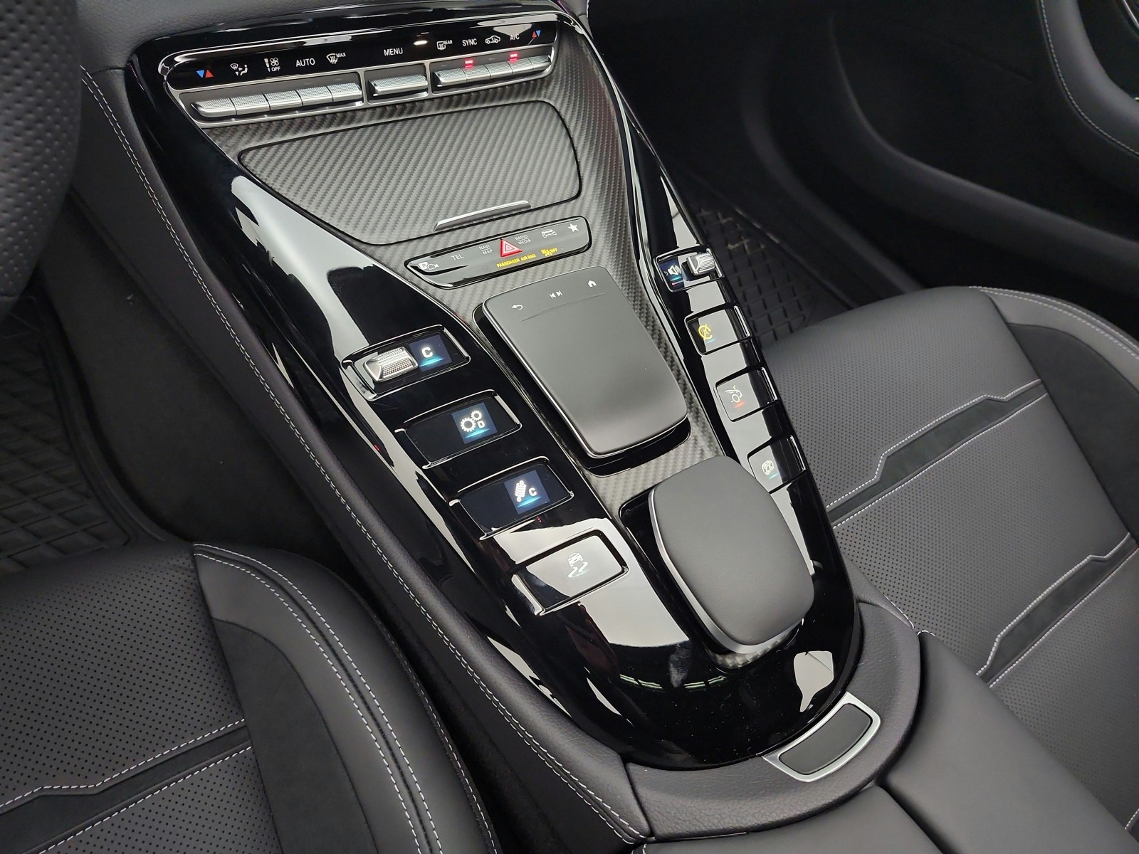 New 2026 MANUFAKTUR Graphite Grey Magno Mercedes-Benz AMG® GT 43 image 11