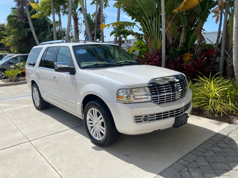 2010 Lincoln Navigator 4WD SUNROOF LOW MILES 31,209 in , 