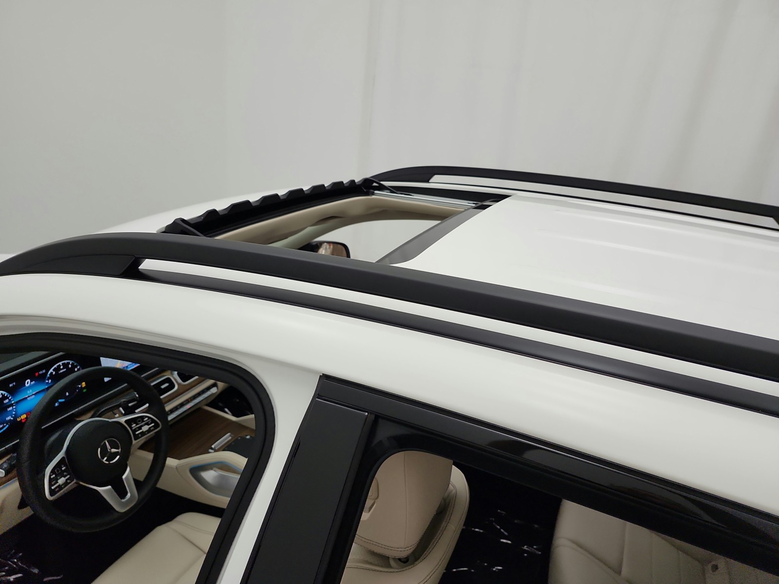 Used 2022 Polar White Mercedes-Benz GLE 350 SUV image 11