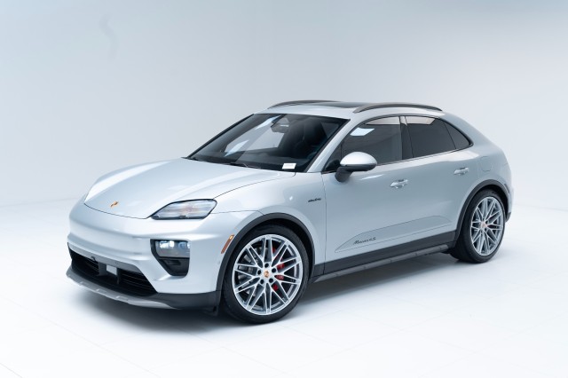 2025  Macan 4S Electric in , 