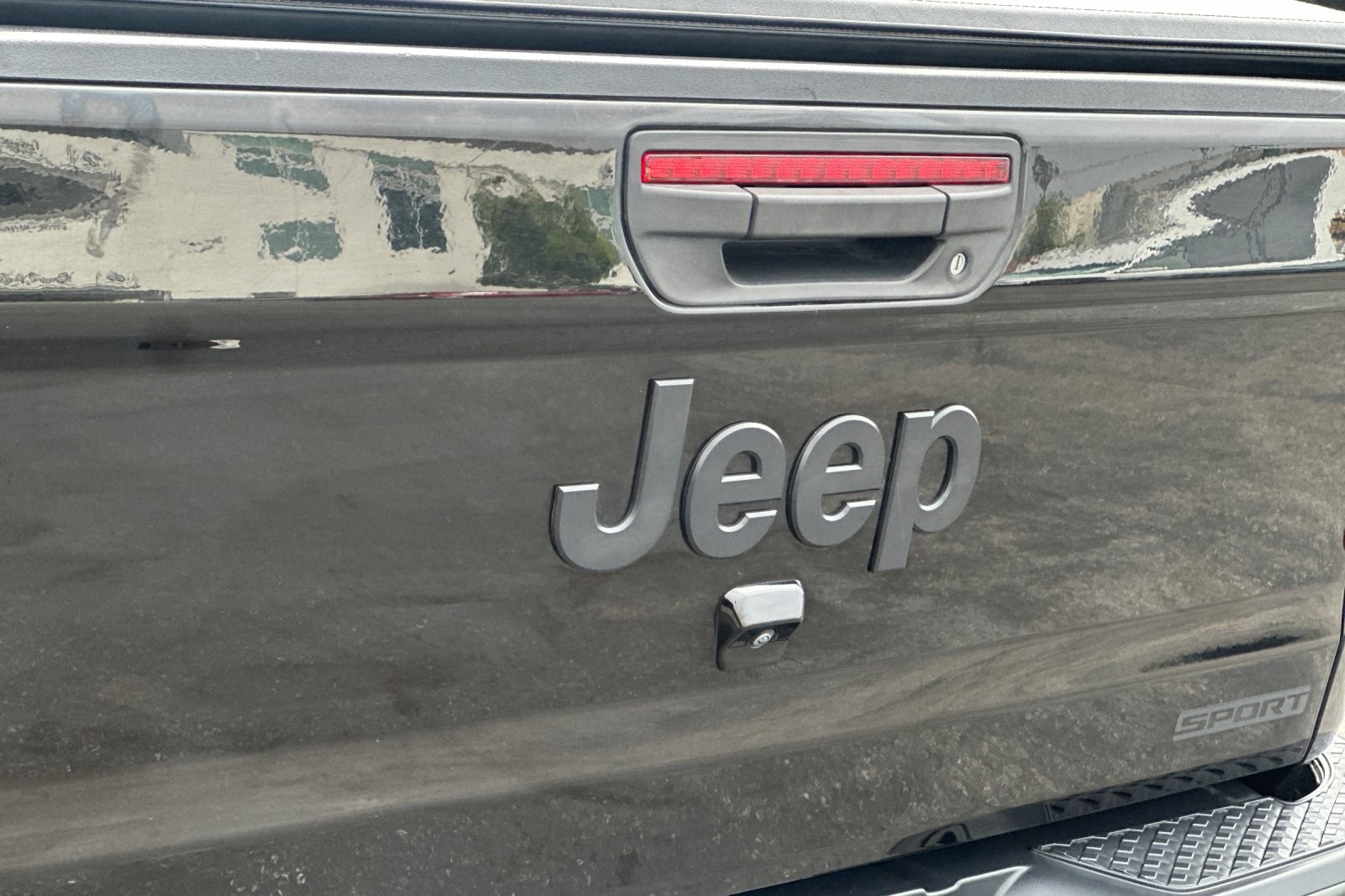 Used 2020 BLACK Jeep Sport S image 25