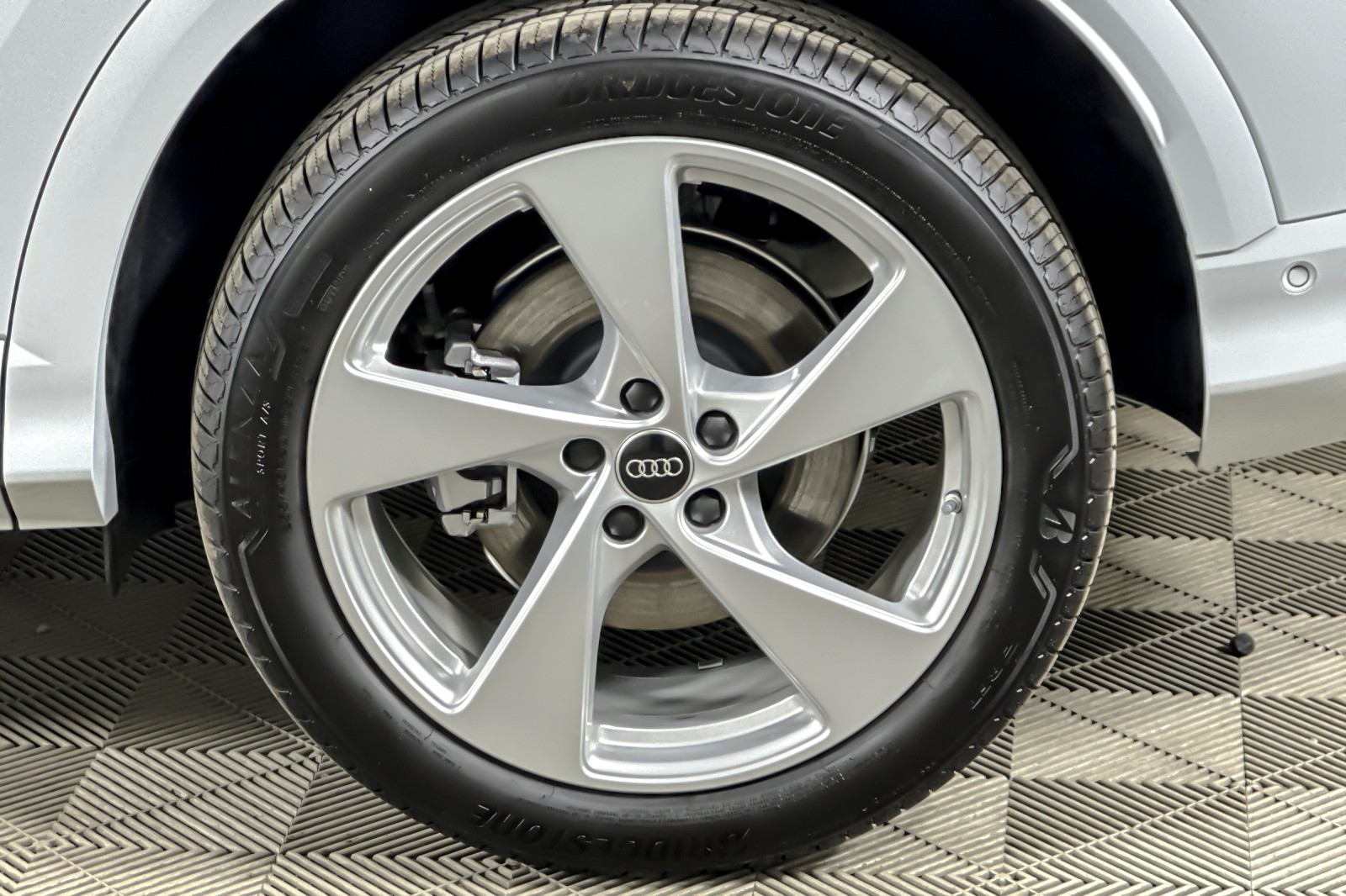 New 2025 Glacier White Metallic Audi Premium Plus 2.0 TFSI quattro image 24
