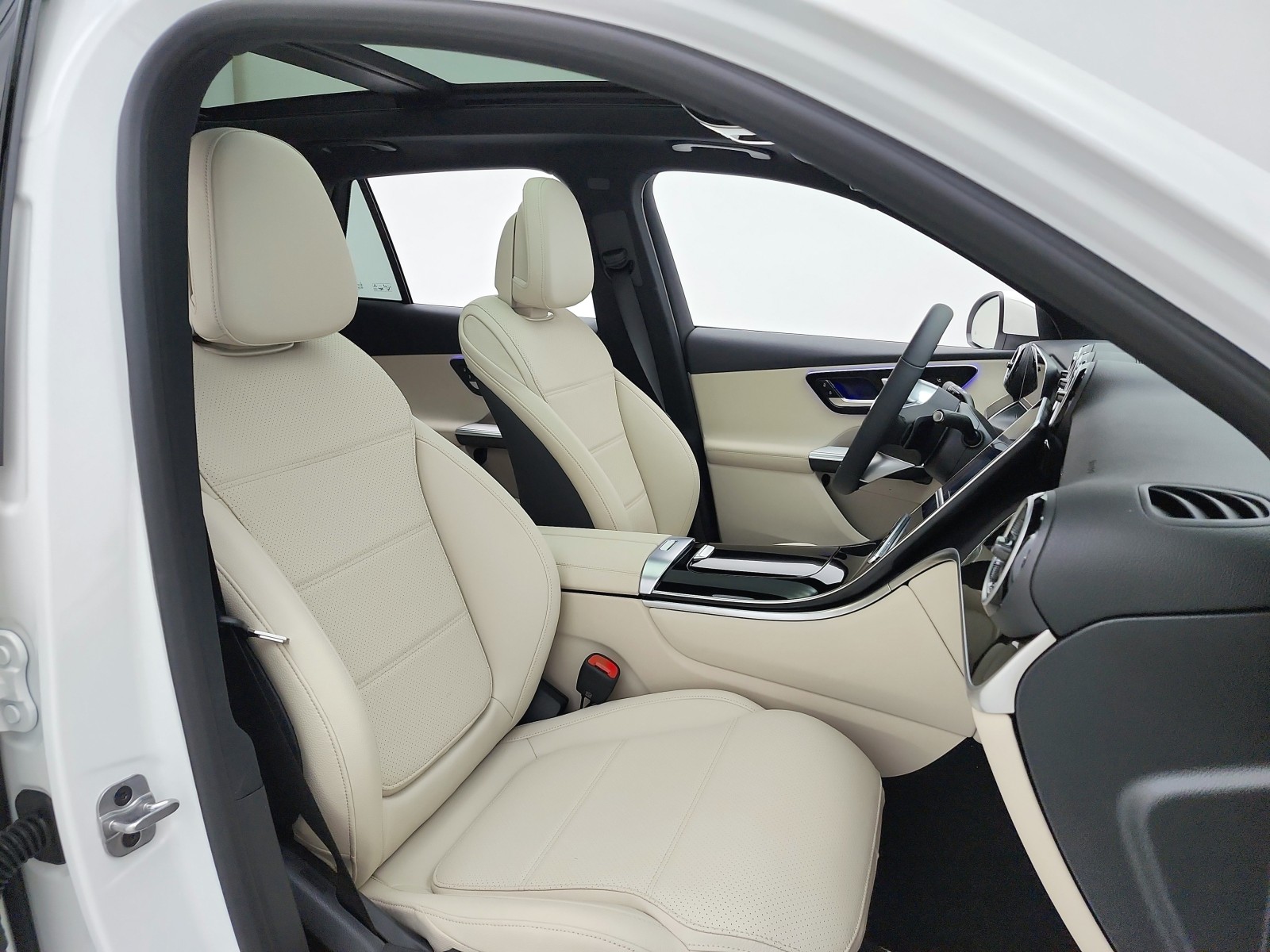 New 2026 Polar White Mercedes-Benz GLC 300 image 13