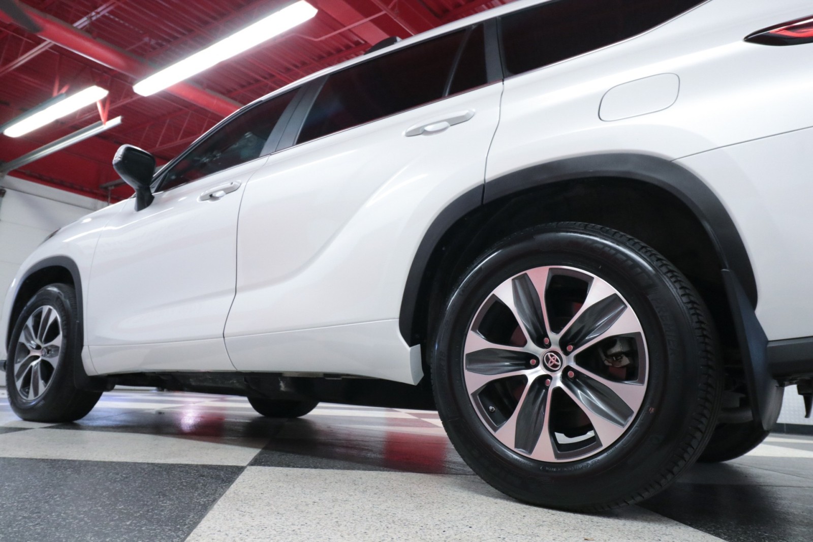 Used Car 2023 Toyota Highlander  Xle For Sale Under $40,000 In Austin, Texas