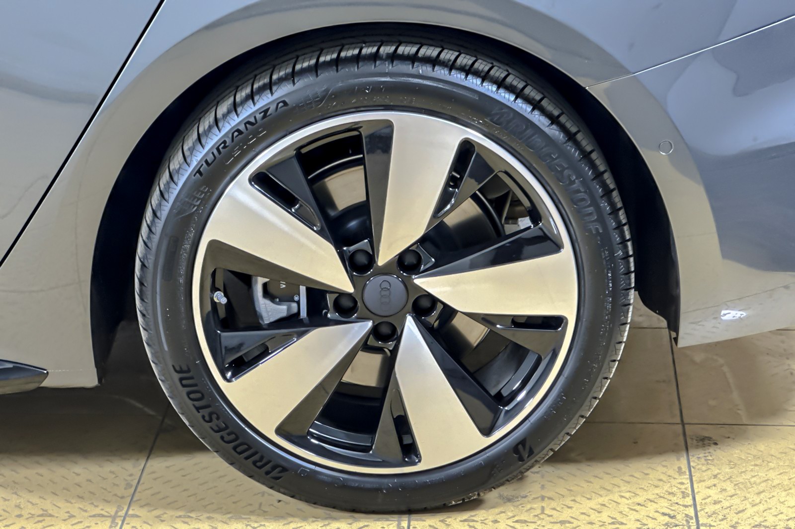 New 2026 Daytona Gray Pearl Effect Audi Premium 2.0 TFSI quattro image 24
