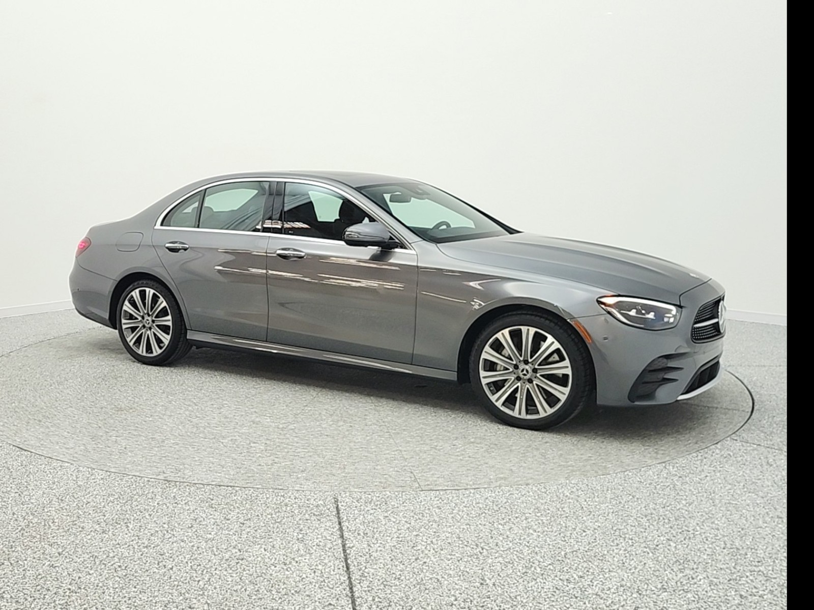 Used 2022 Selenite Grey Metallic Mercedes-Benz E 450 4MATIC® Sedan image 3