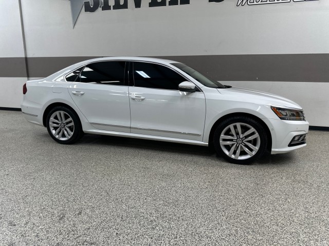 2017 Volkswagen Passat 1.8T SEL Premium in , 