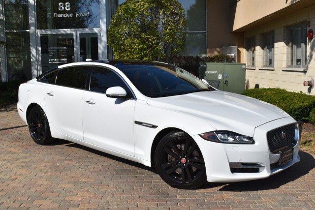 2017 Jaguar XJ Navi Leather Moonroof Blind Spot Heated Front Seats Rear Camera MSRP $90,321 3