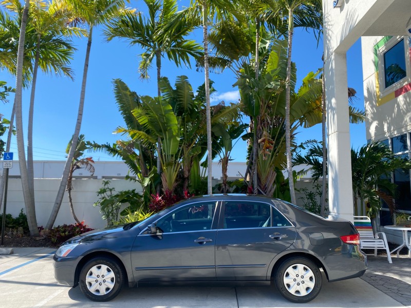 2004 Honda Accord Sdn LX LOW MILES 68,079 in , 