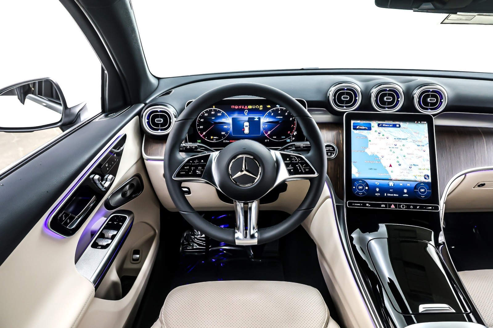 New 2026 Polar White Mercedes-Benz GLC 300 image 4