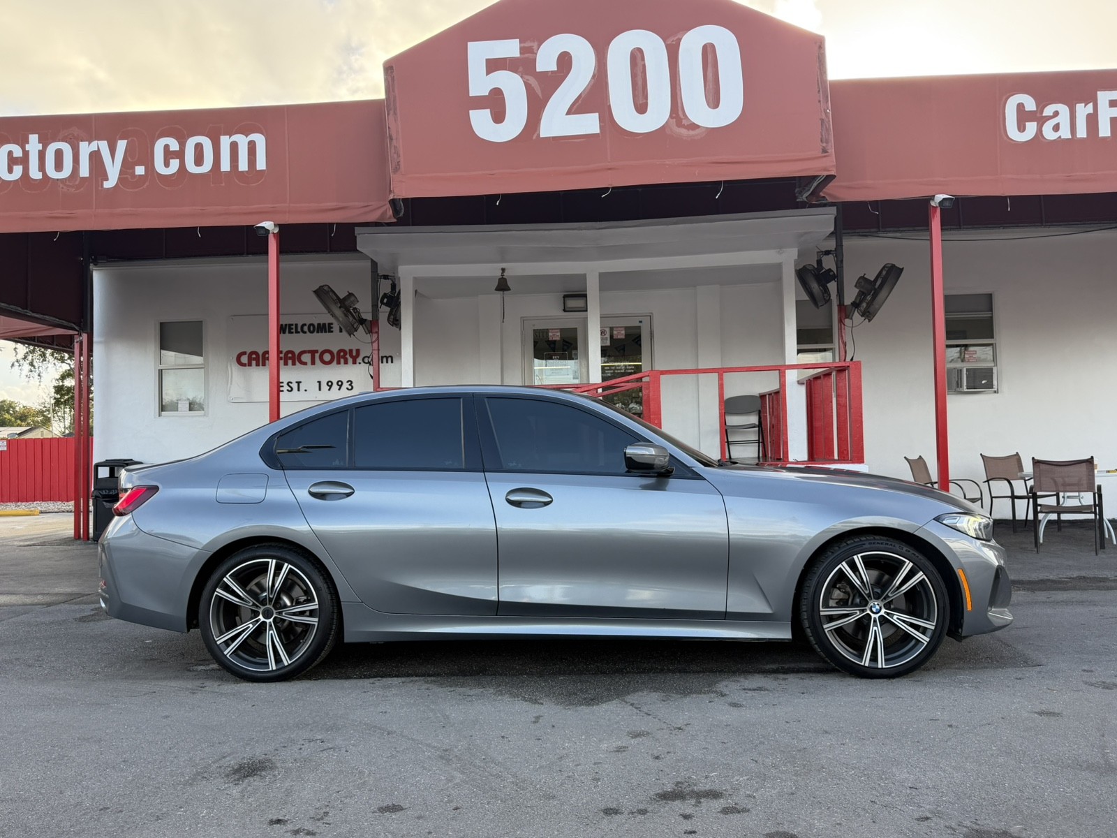2023 BMW 330i - $21,777