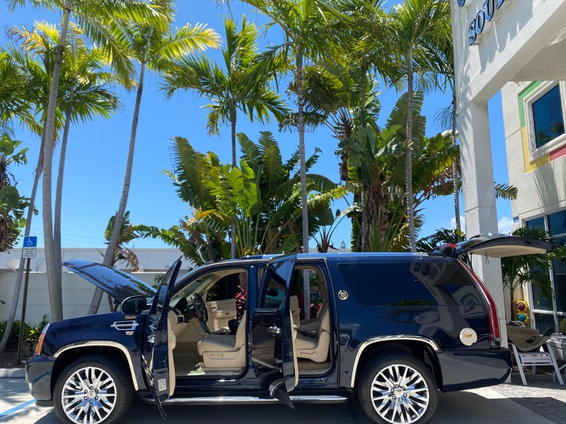 2007 Cadillac Escalade ESV SUNROOF AWD LOW MILES 47,118 in , 