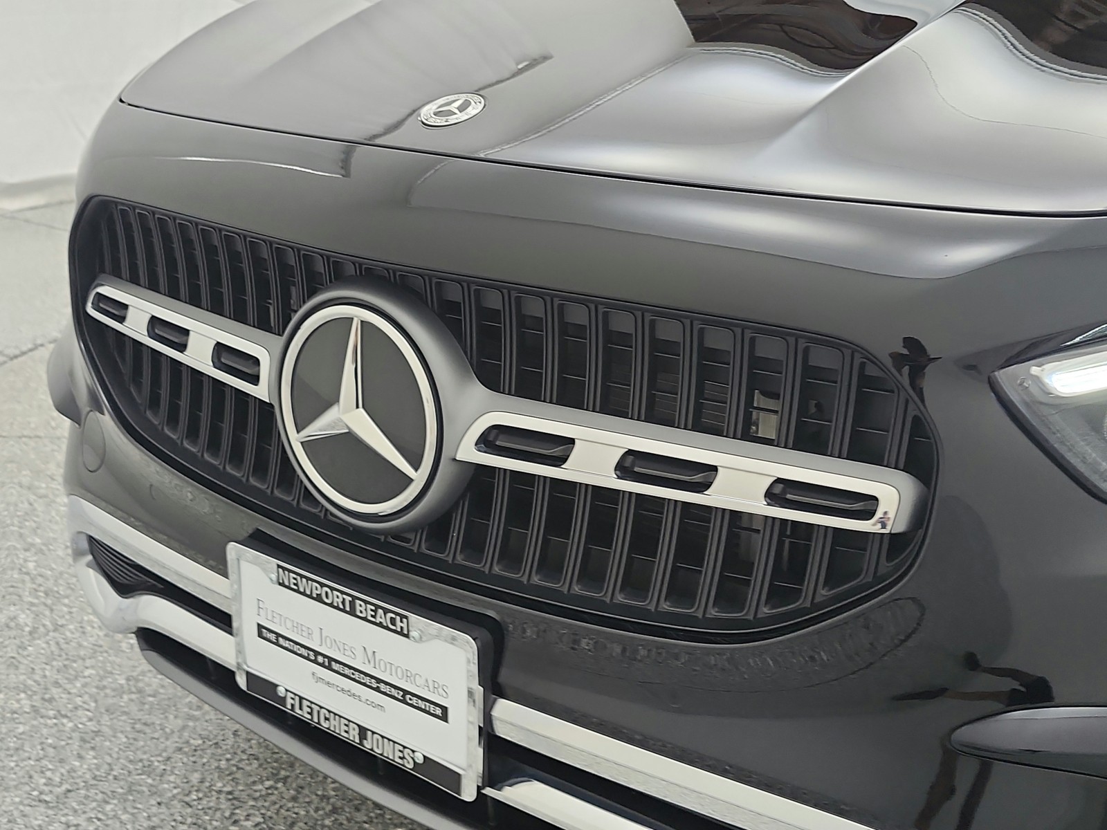 Certified Used 2025 Night Black Mercedes-Benz GLA 250 SUV image 31