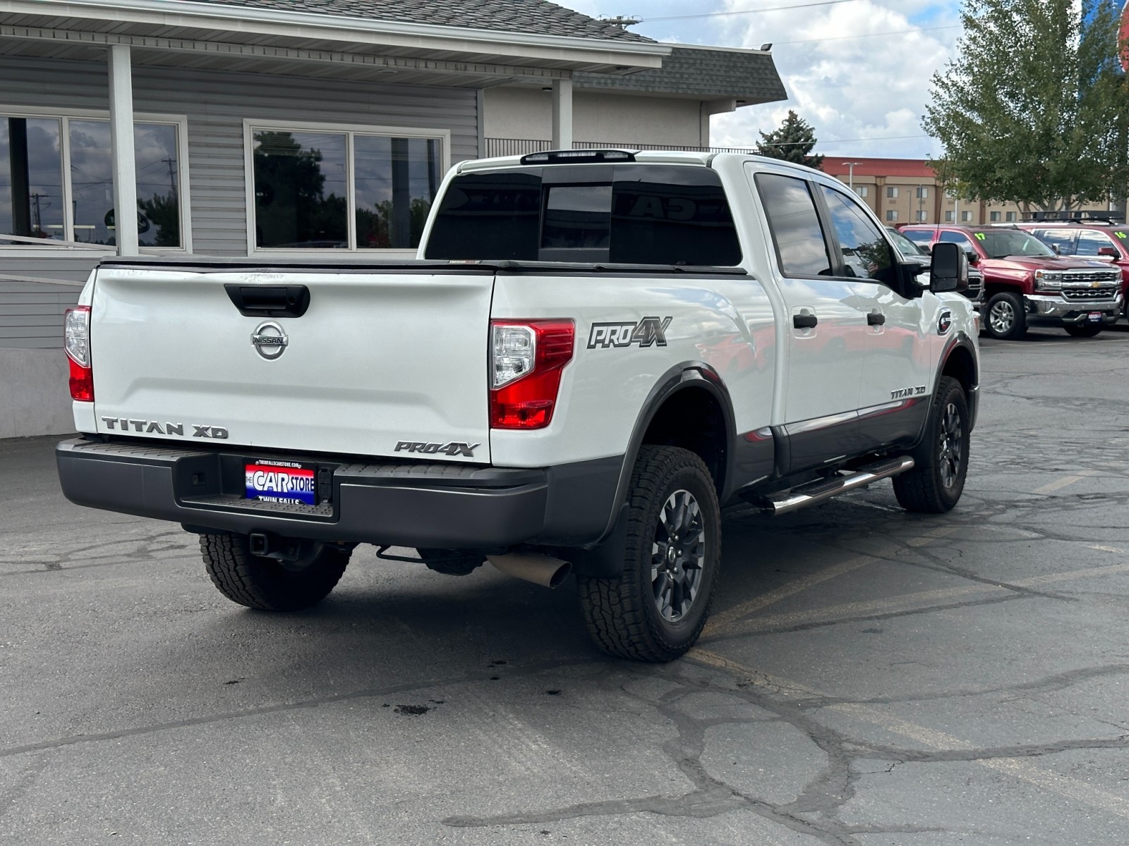 2017 Nissan Titan XD PRO-4X 9