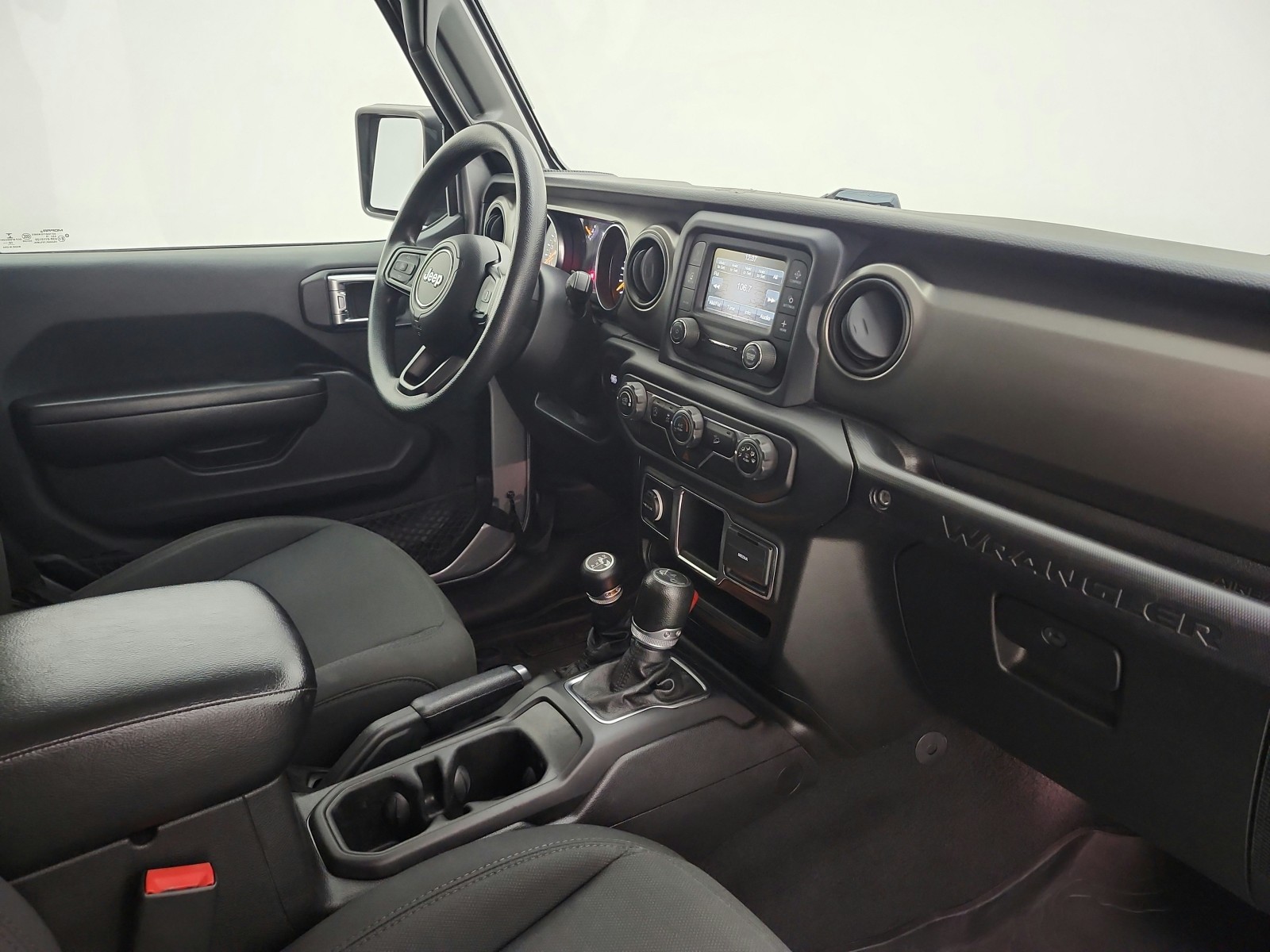 Used 2018 Billet Silver Metallic Clearcoat Jeep Sport 4x4 image 19